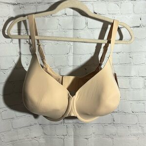 SKIMS Fits Everybody T-Shirt Demi Bra